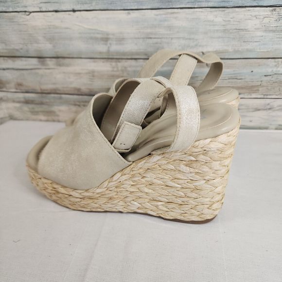 Marc Fisher Ltd Woman's Heels Nelly Size 9 Chamois Sparkle Wedge Heels - Picture 7 of 16